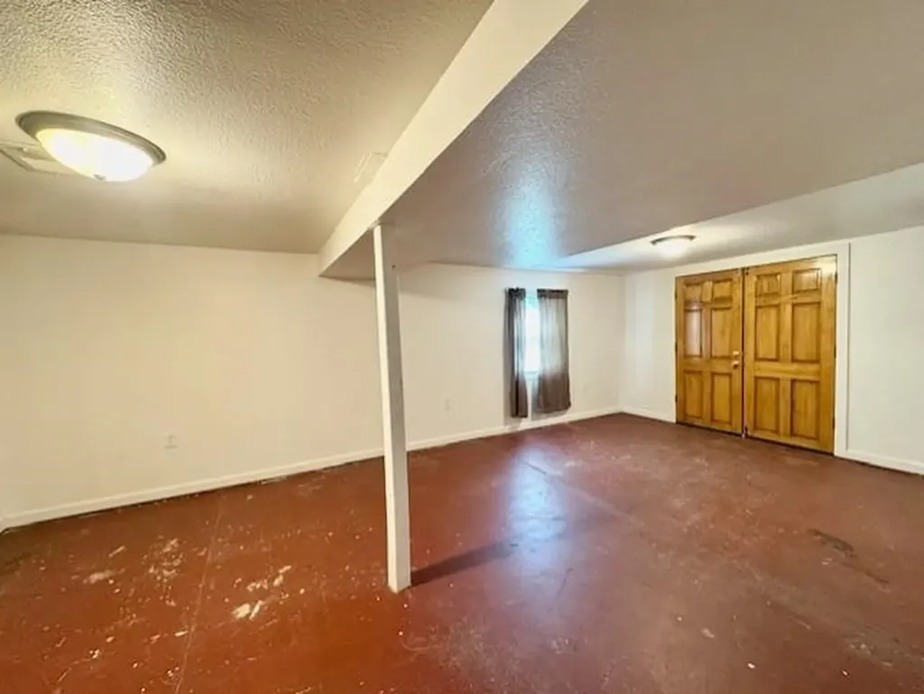 520 S Franklin St. Louis City MI 48880