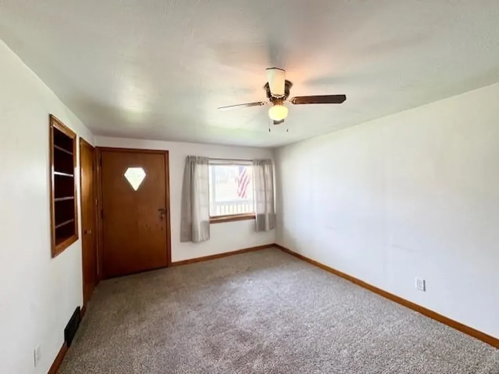520 S Franklin St. Louis City MI 48880