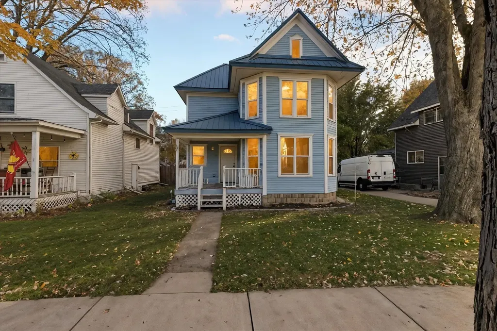 117 E Wright Avenue Shepherd Village MI 48883
