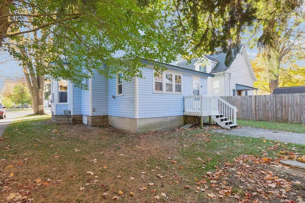 117 E Wright Avenue Shepherd Village MI 48883