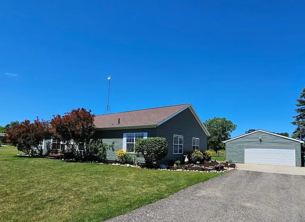 5557 E Pleasant Valley Road Lincoln Township MI 48883