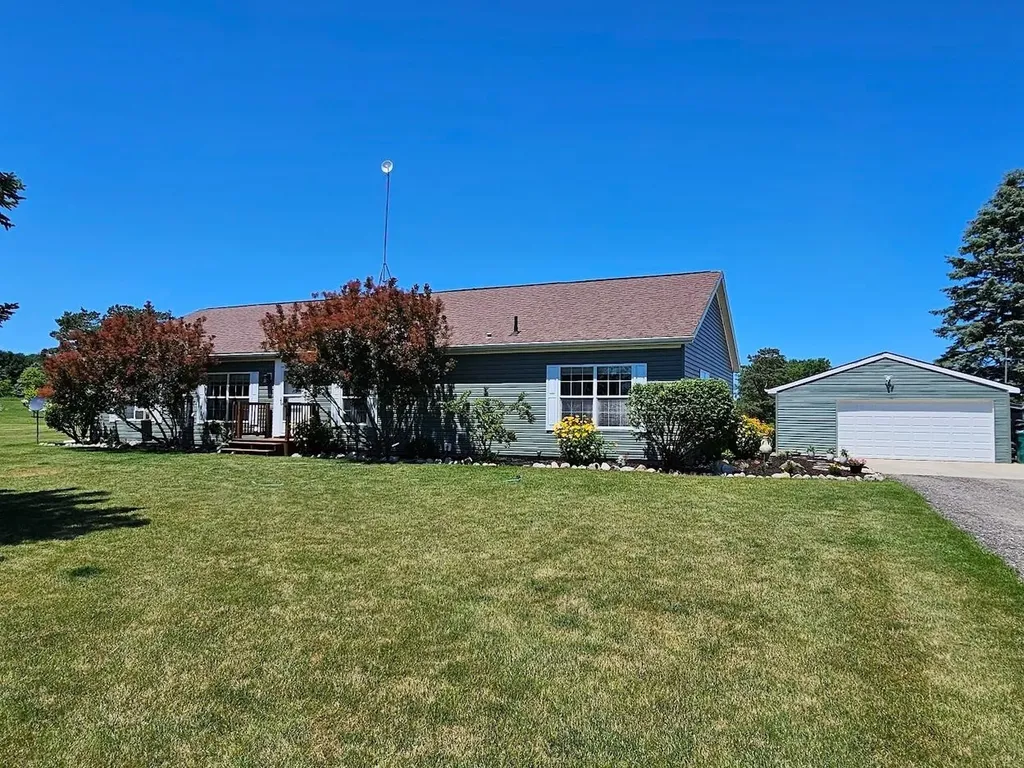 5557 E Pleasant Valley Road Lincoln Township MI 48883