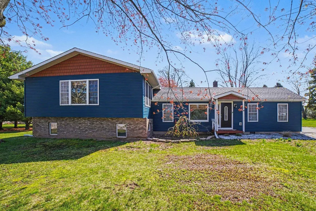 7818 N Luce Road Pine River Township MI 48801