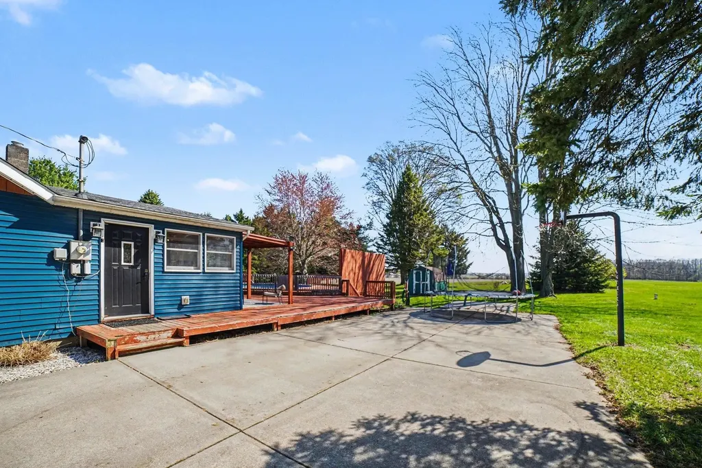 7818 N Luce Road Pine River Township MI 48801