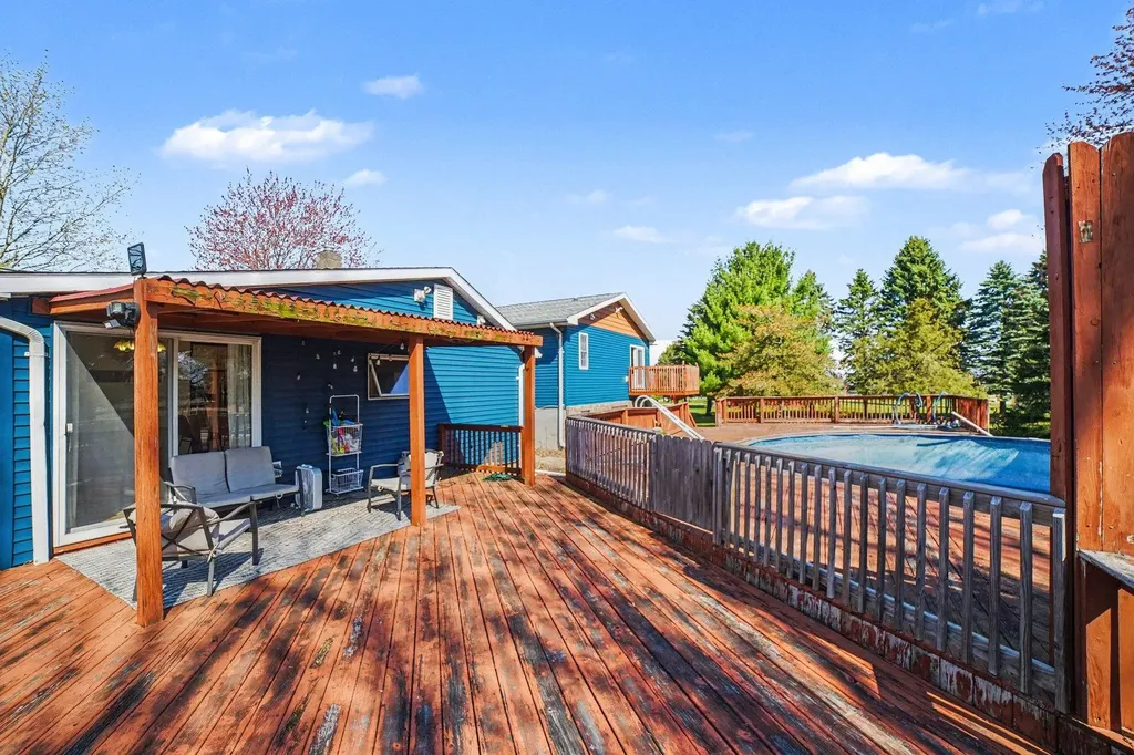 7818 N Luce Road Pine River Township MI 48801