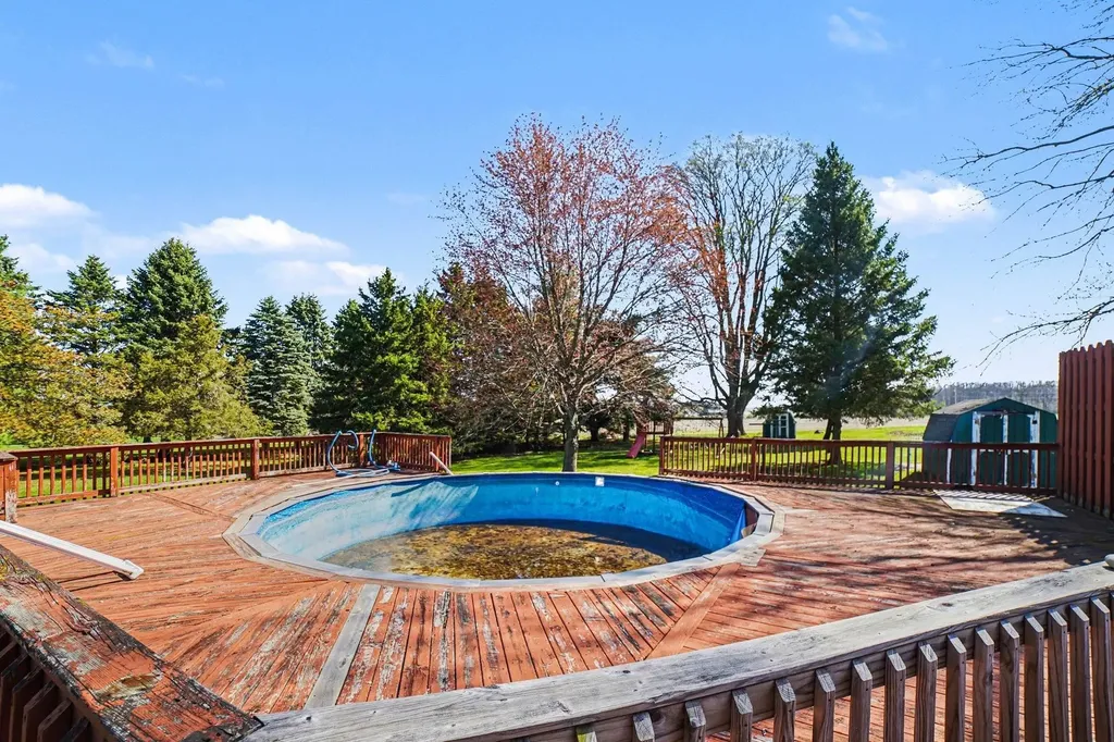7818 N Luce Road Pine River Township MI 48801