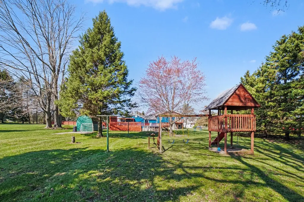 7818 N Luce Road Pine River Township MI 48801