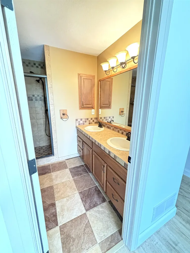 512 W Grand Mt. Pleasant City MI 48858