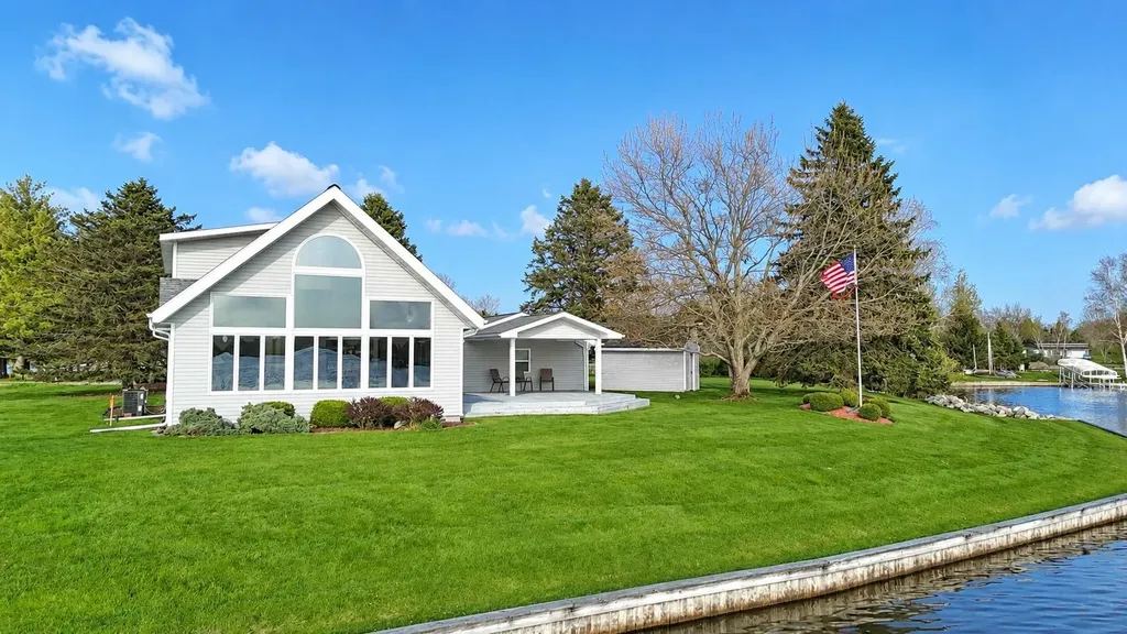 1017 Channel Drive Lake Isabella Village MI 48893