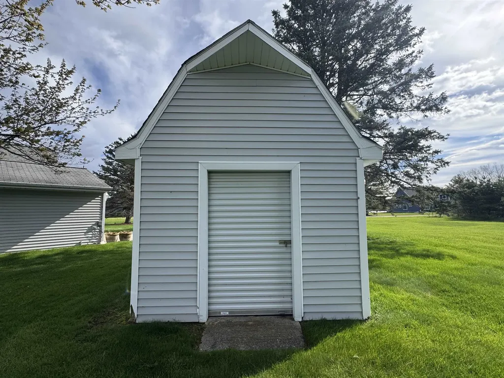 1017 Channel Drive Lake Isabella Village MI 48893