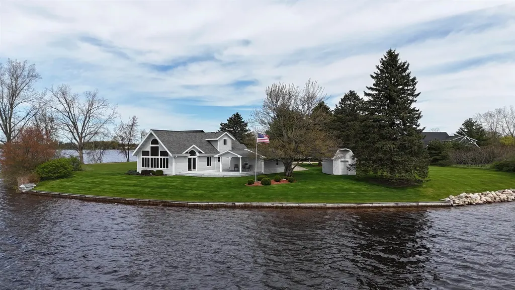 1017 Channel Drive Lake Isabella Village MI 48893
