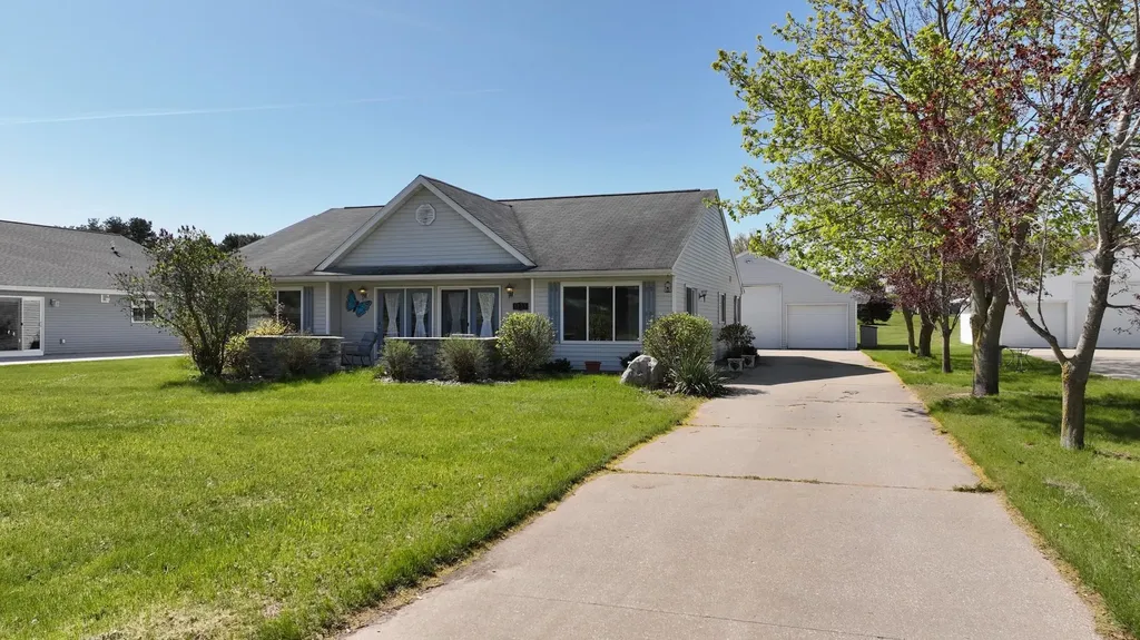 1239 Clubhouse Drive Lake Isabella Village MI 48893