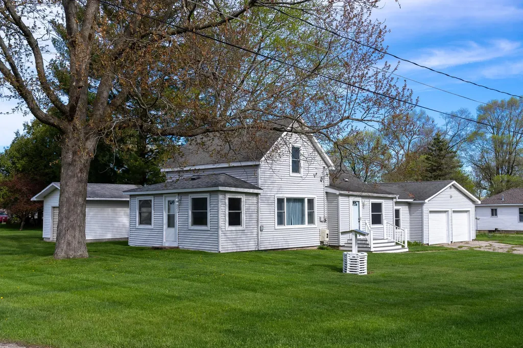 322 E Osceola Avenue Reed City City MI 49677