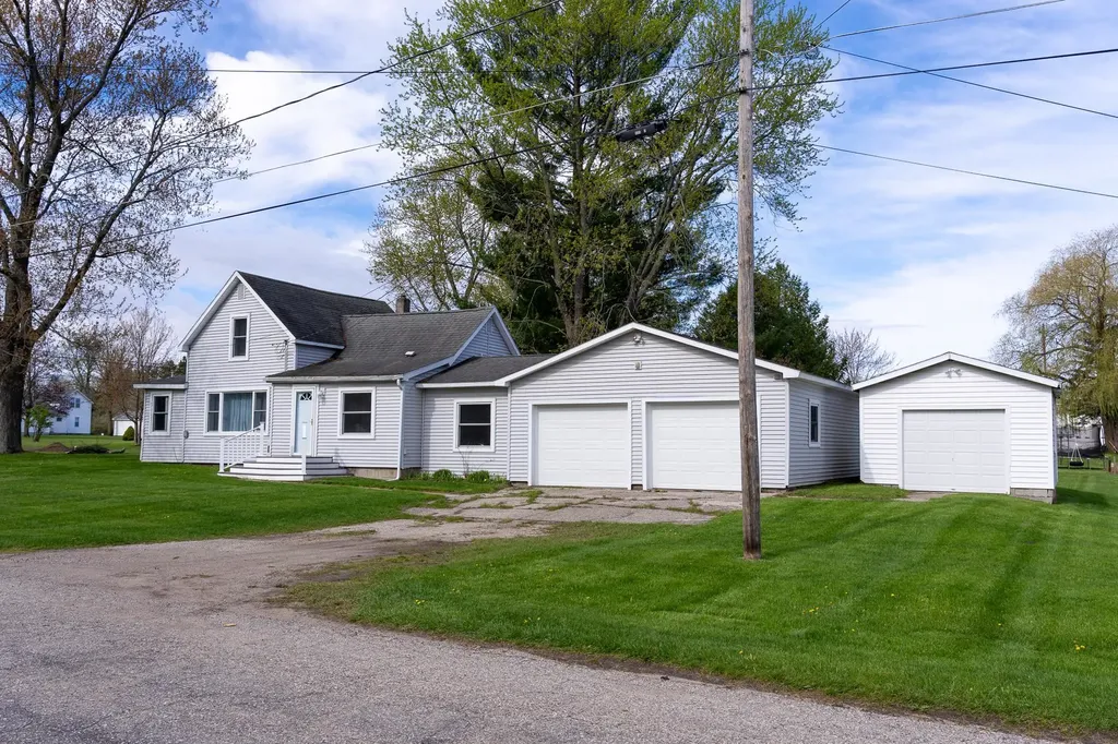 322 E Osceola Avenue Reed City City MI 49677