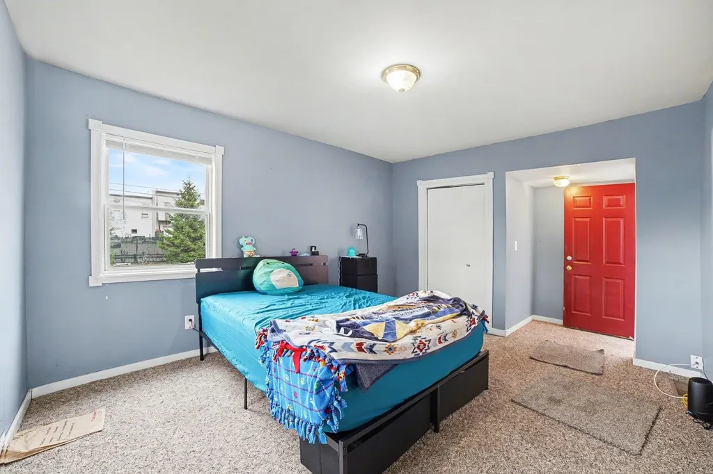 214/216 N Pine Street St. Louis City MI 48880