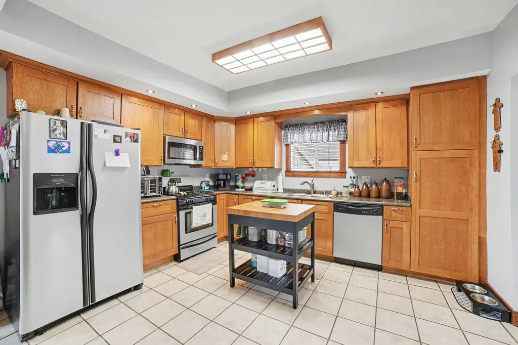 214/216 N Pine Street St. Louis City MI 48880