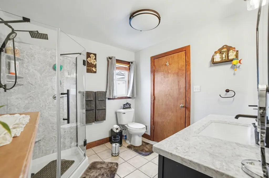 214/216 N Pine Street St. Louis City MI 48880