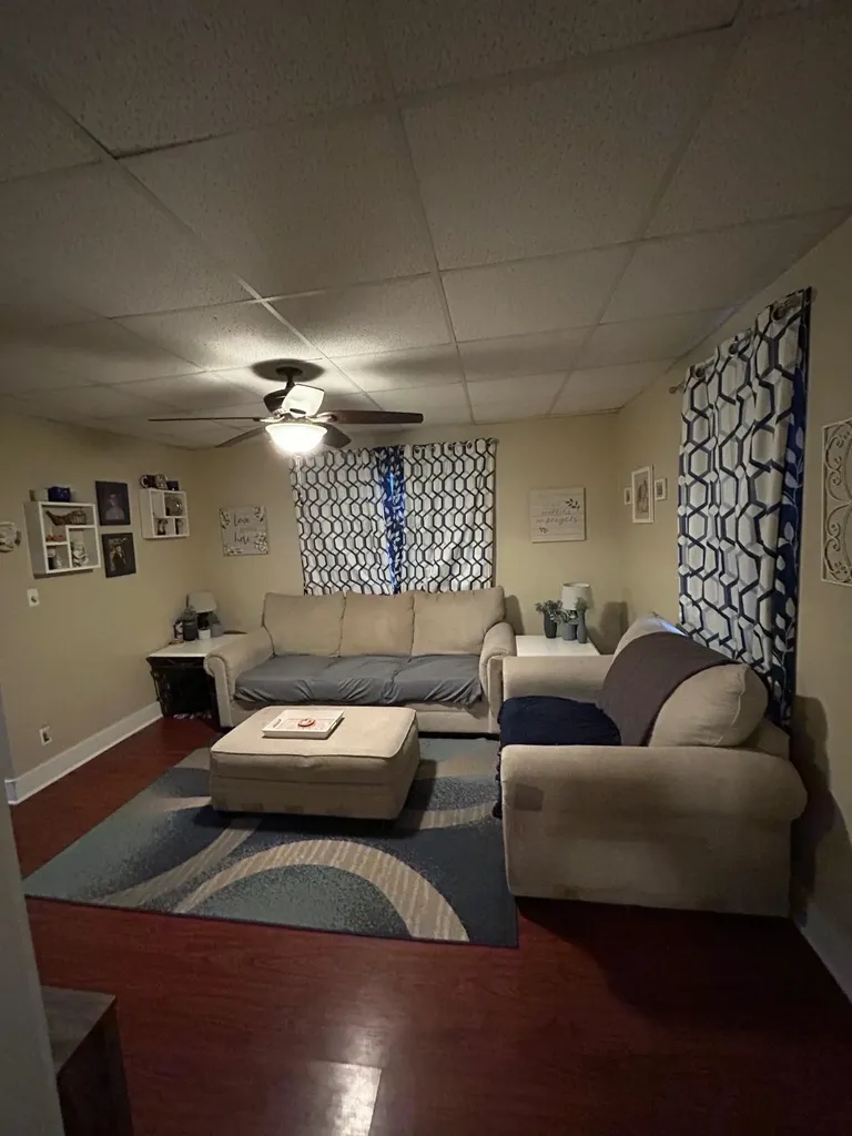 320 N Elm Ithaca City MI 48847