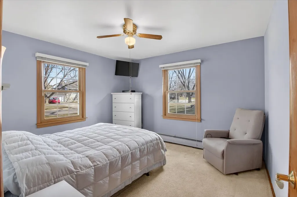 901 Riverview Alma City MI 48801