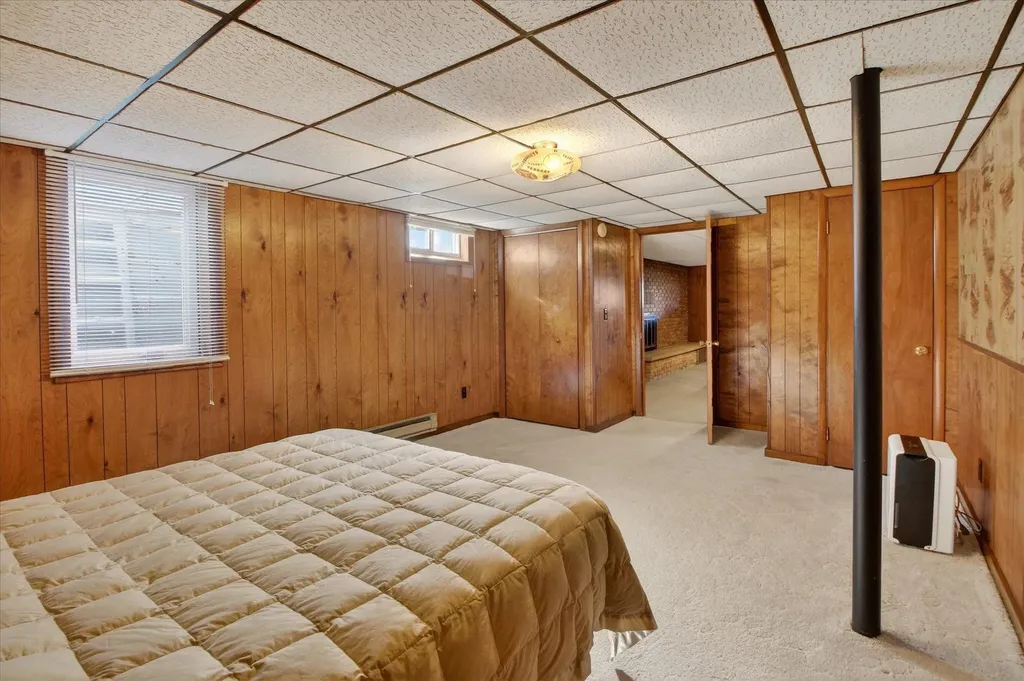 901 Riverview Alma City MI 48801