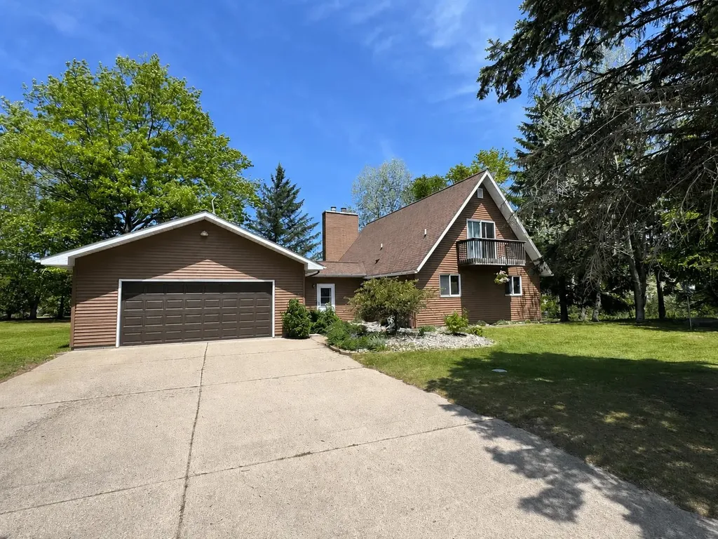 1035 Cantabrian Drive Lake Isabella Village MI 48893