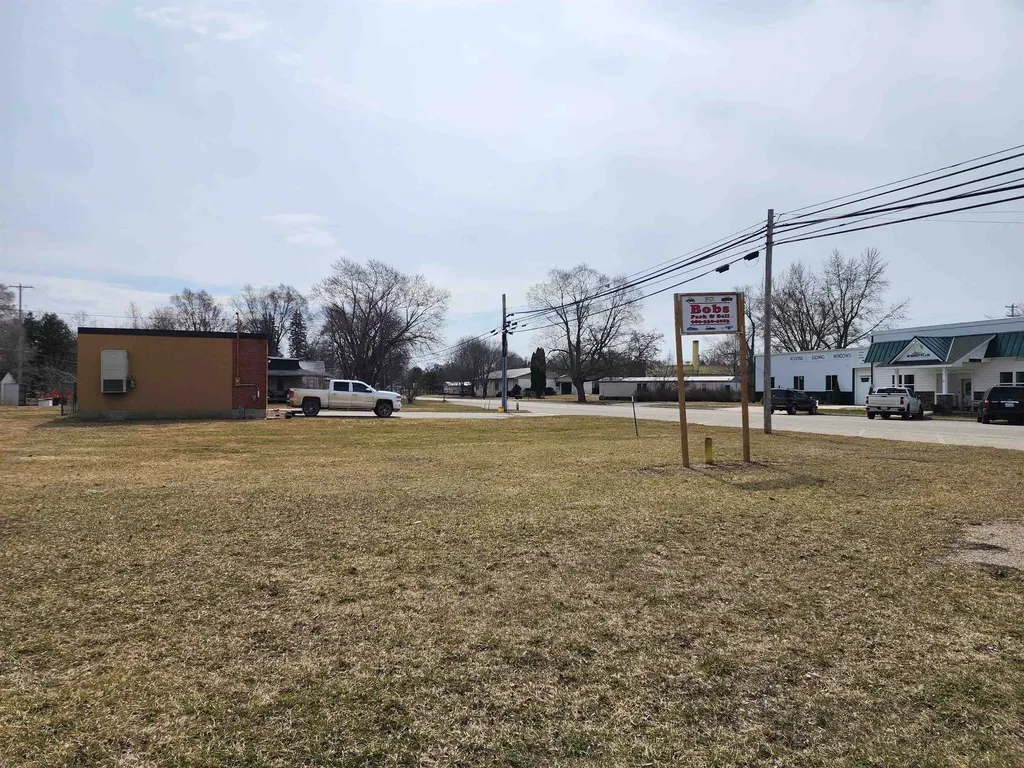 11473 Pine Street Seville Township MI 48877