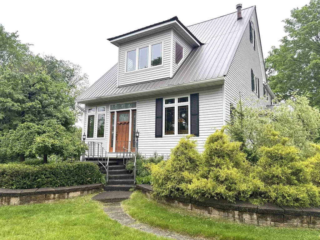 1318 E Broadway Mt. Pleasant City MI 48858