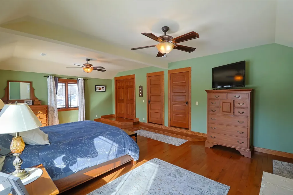 1318 E Broadway Mt. Pleasant City MI 48858
