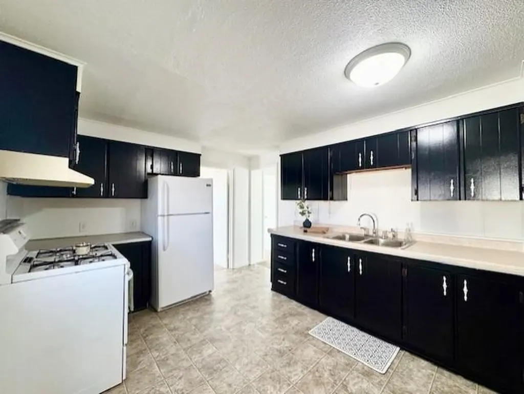348 N Grover Avenue Alma City MI 48801