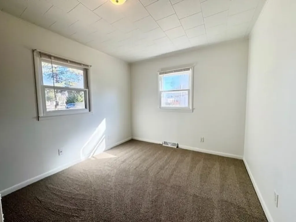 348 N Grover Avenue Alma City MI 48801