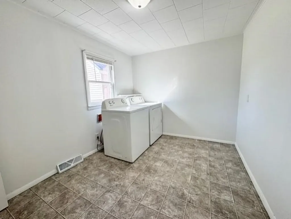 348 N Grover Avenue Alma City MI 48801