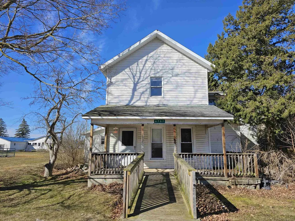 6707 N Lumberjack Road Seville Township MI 48877