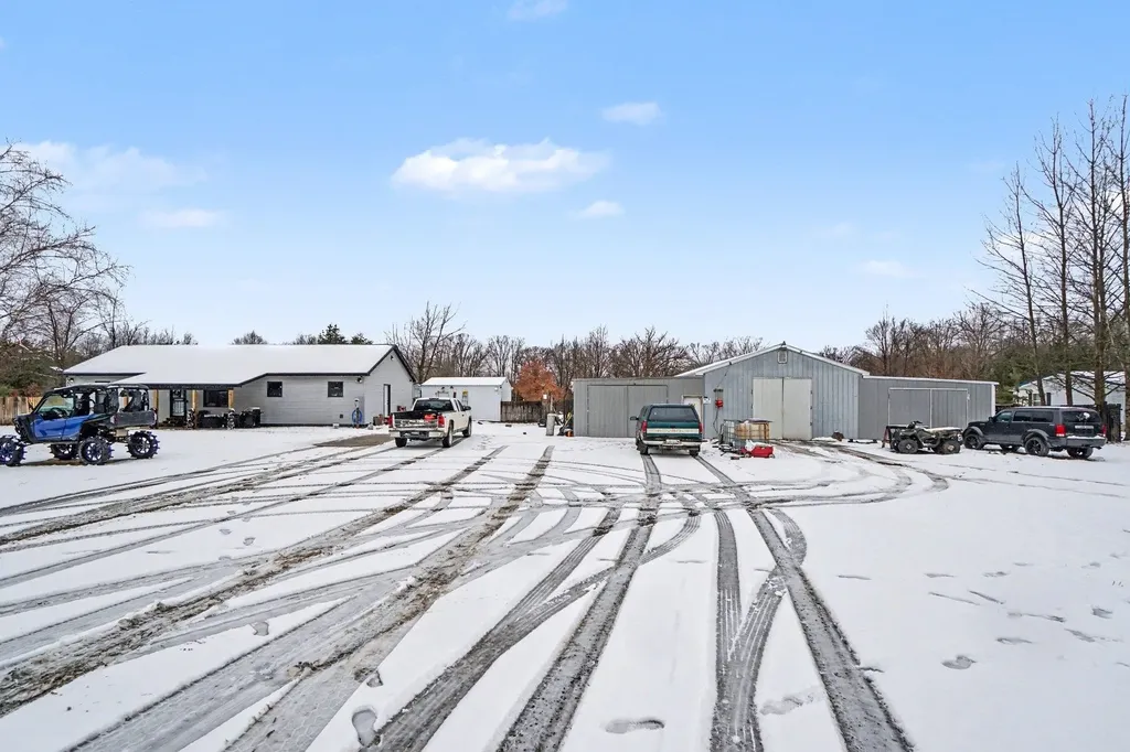 11115 E Valley Chippewa Township MI 48858