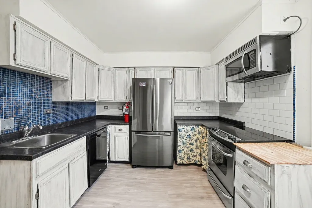 309 Grant Avenue Alma City MI 48801