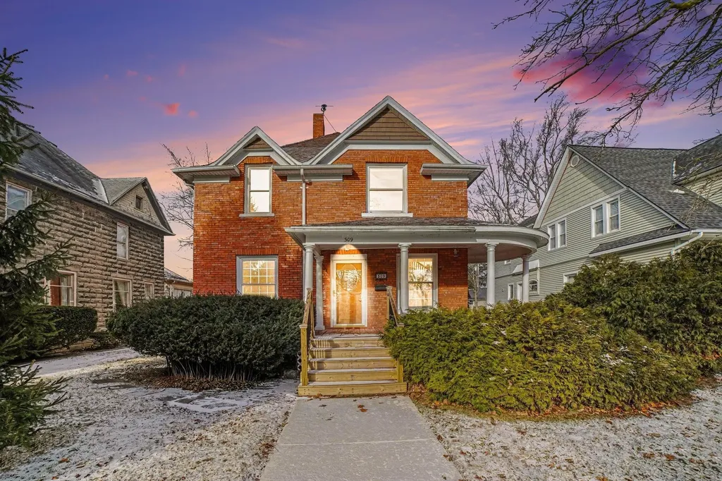 309 Grant Avenue Alma City MI 48801
