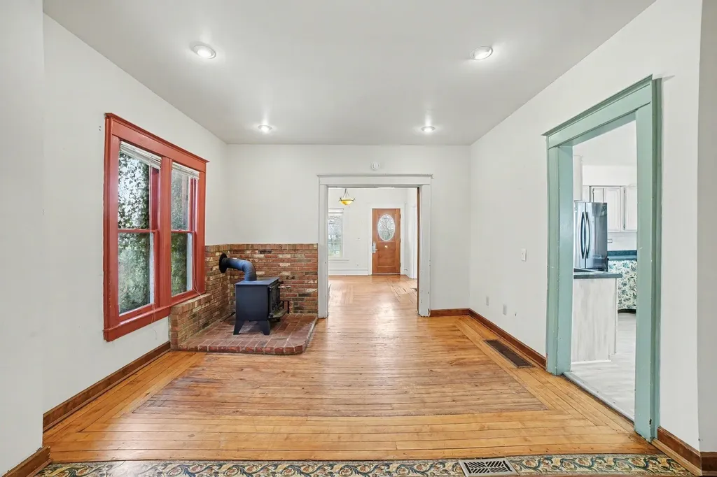 309 Grant Avenue Alma City MI 48801