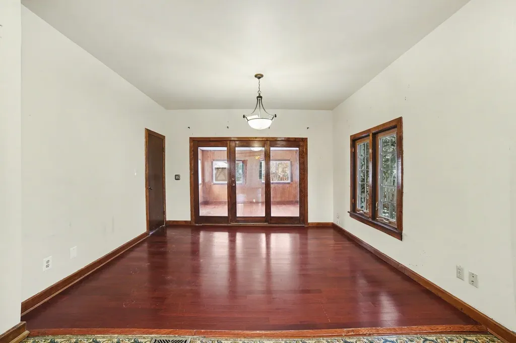 309 Grant Avenue Alma City MI 48801