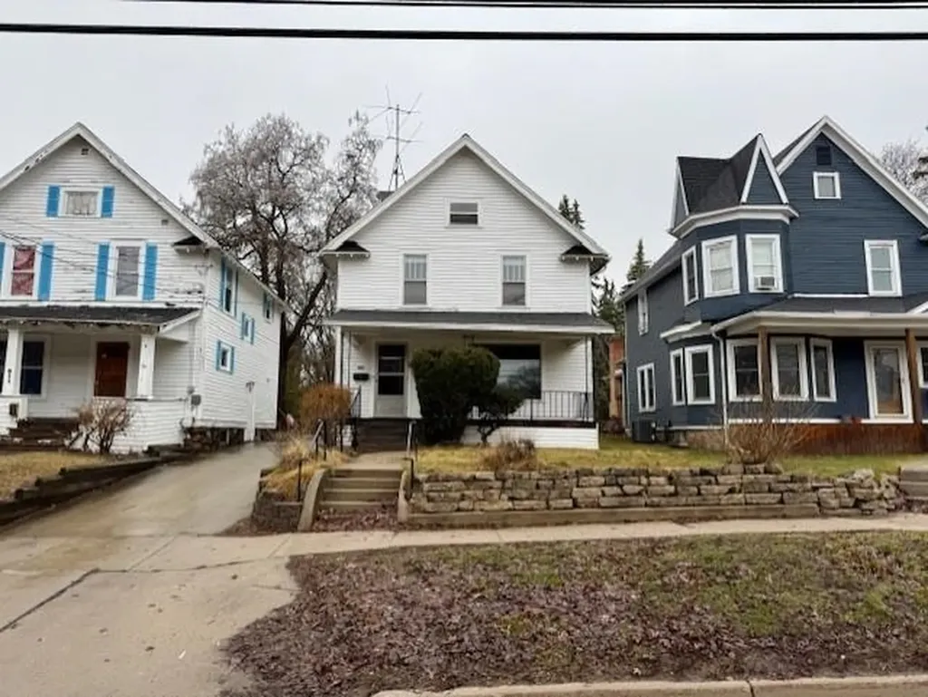 615 Wright Avenue Alma City MI 48801