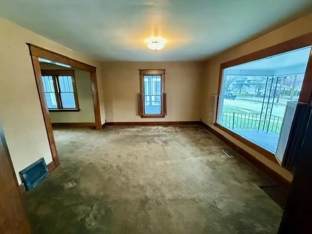 615 Wright Avenue Alma City MI 48801