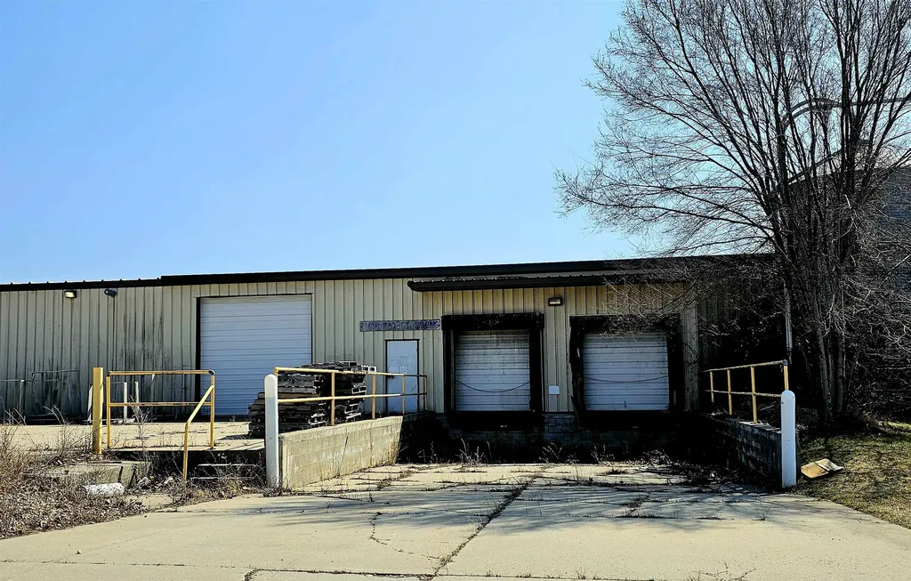 800 Woodside Drive St. Louis City MI 48880