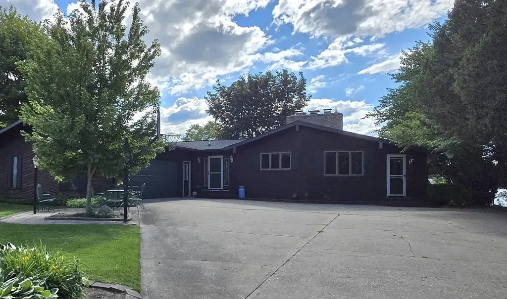 1116 Fairway Drive Lake Isabella Village MI 48893