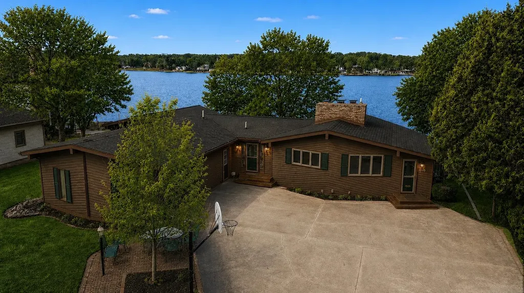 1116 Fairway Drive Lake Isabella Village MI 48893