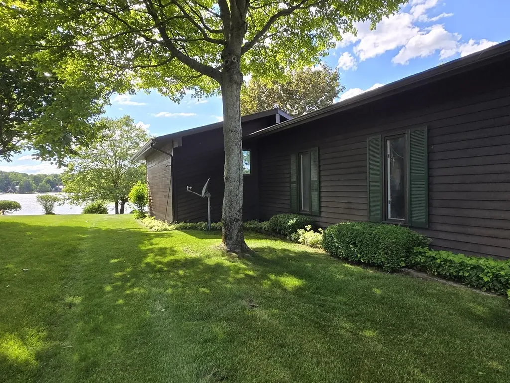 1116 Fairway Drive Lake Isabella Village MI 48893