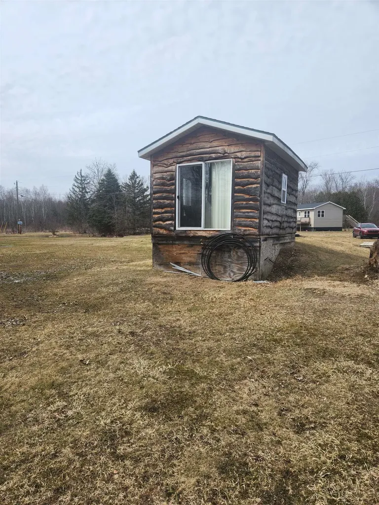 10621 Maple Drive Ferris Township MI 48877