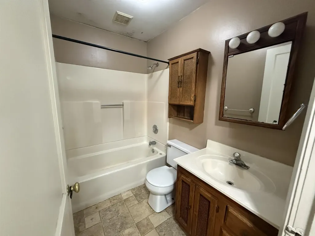 905 E High Mt. Pleasant City MI 48858