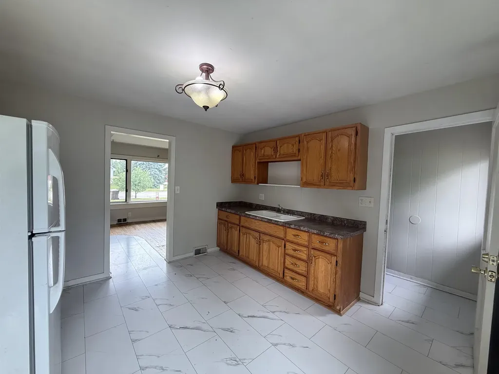 905 E High Mt. Pleasant City MI 48858