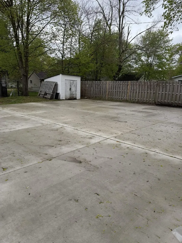323 W Wright Avenue Shepherd Village MI 48883