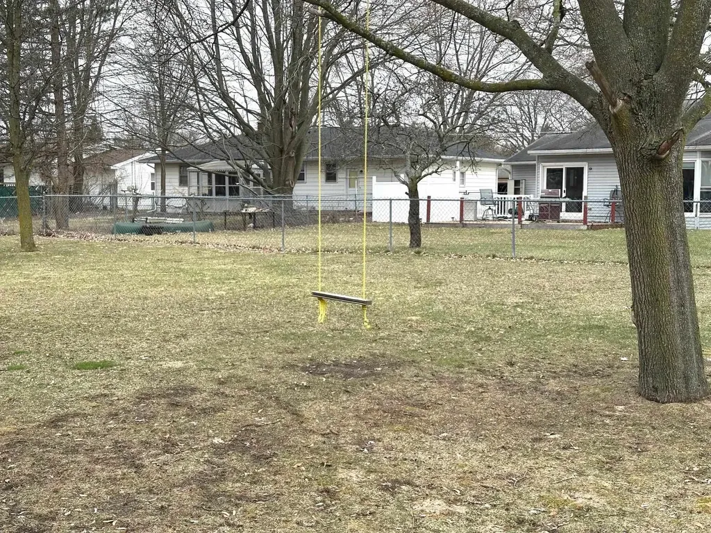 209 West Drive Mt. Pleasant City MI 48858