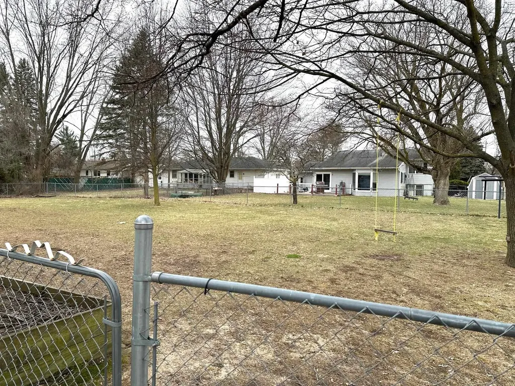 209 West Drive Mt. Pleasant City MI 48858