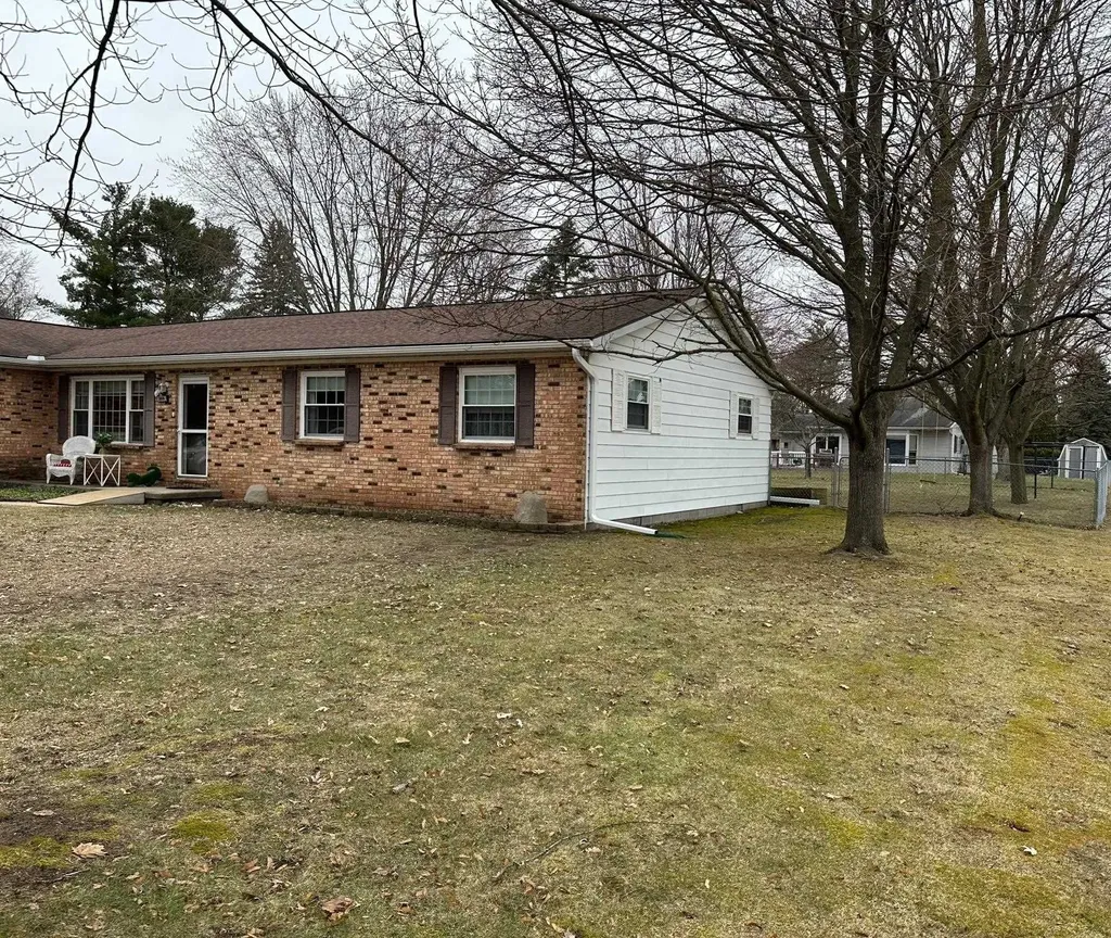 209 West Drive Mt. Pleasant City MI 48858